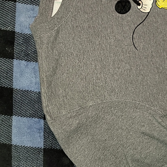 Y2k. Disney Store. Mickey Mouse. Pullover crewneck. Embroidered. Size Large. - Picture 6 of 15